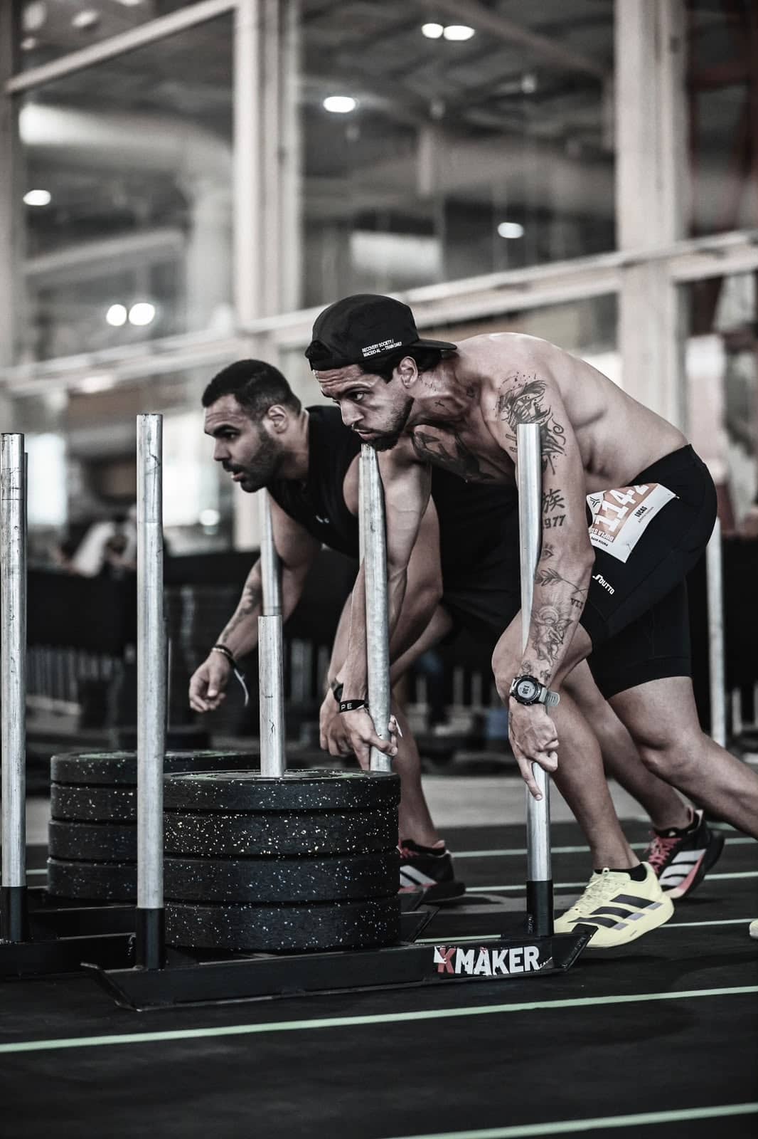 Lucas em prova híbrida, largada de sled push